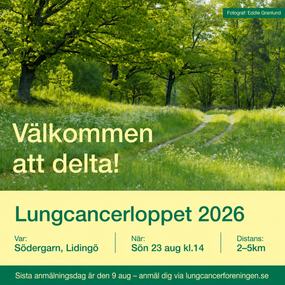 En skogsväg genom lummig skog på Södergarn. Text: Välkommen att delta! Lungcancerloppet 2026 söndagen 23 augusti kl 14:00